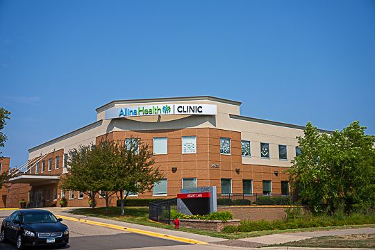Exterior of Allina Health Apple Valley Clinic