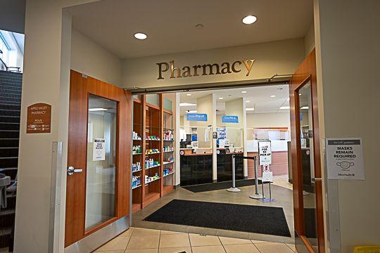 entrance to Allina Health Apple Valley Pharmacy