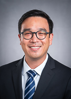 Headshot of Paul Yoo, a provider who specializes in physical medicine and rehabilitation