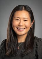 Headshot of Lisa Peng, a provider who specializes in Internal Medicine